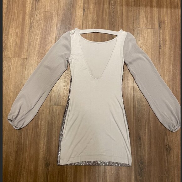Brand New, Marciano, Silver Sequin Dress with Sheer Sleeves, Size s/m - Picture 7 of 9